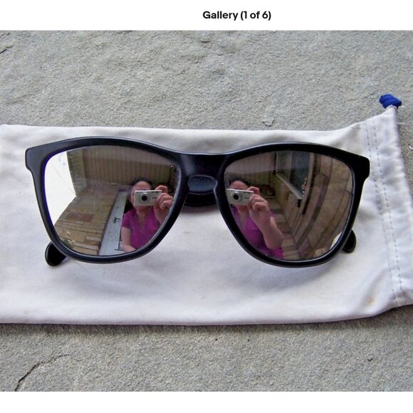 Oakley Frogskins Sunglasses 1st Gen. Japan Made Black with Bag Y2K - Picture 1 of 4